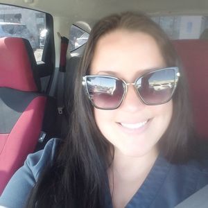 Meet your Posher, Alicia